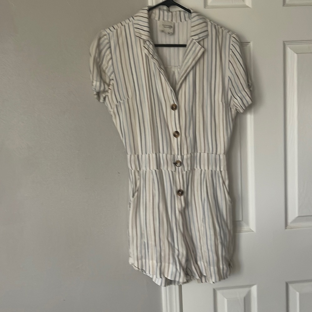 Harper Heritage size Small stripped romper with pockets! Linen fabric. Very soft